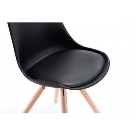Chaises nordique  noires pieds bois